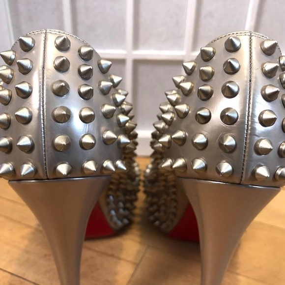 Christian Louboutin Peeptoe Vendome Spikes Size 39 - Picture 7 of 16